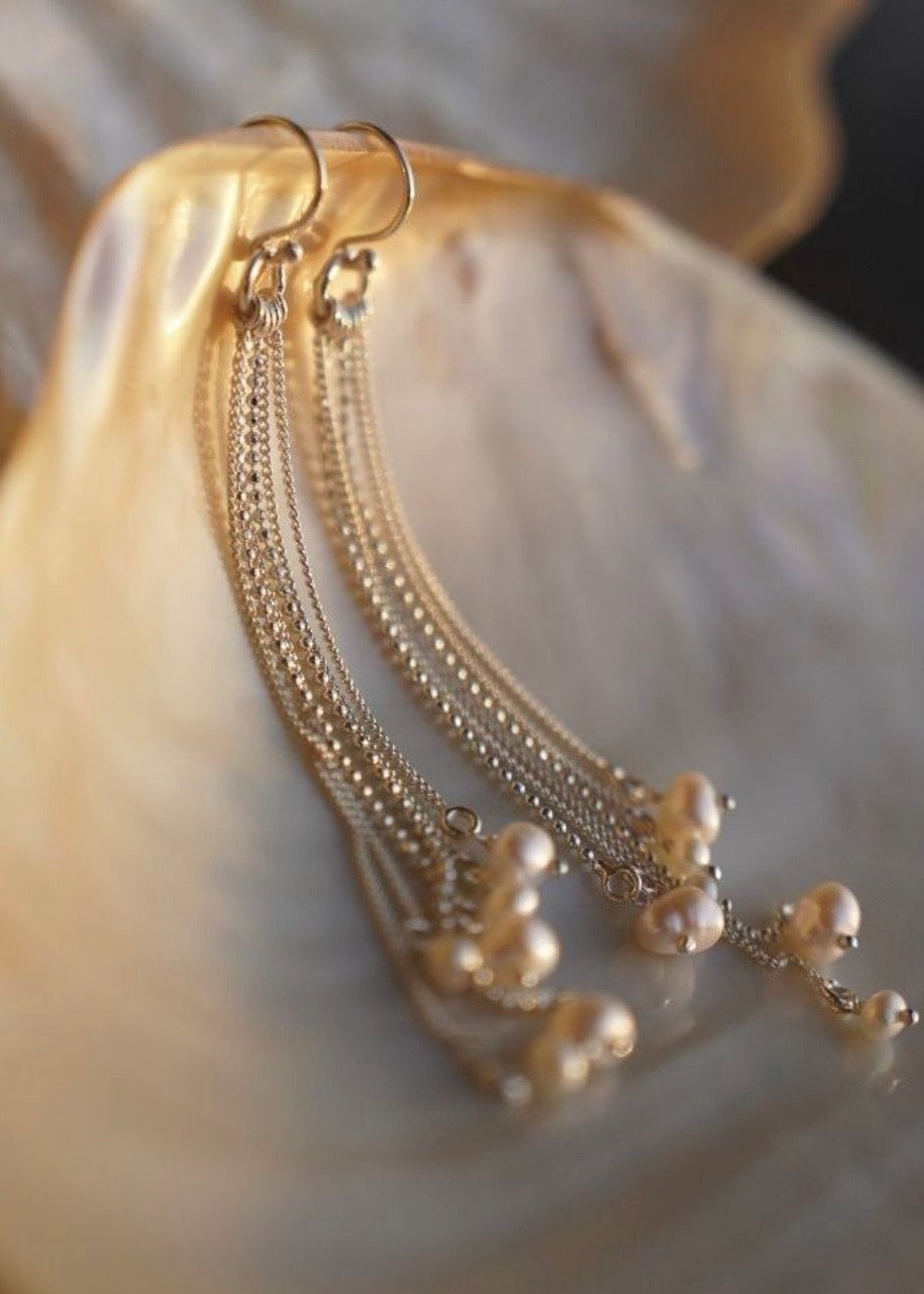 Cantik Pearl Naked